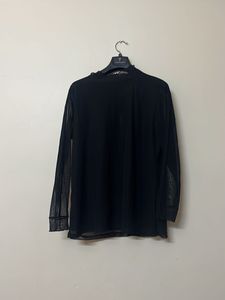Black Mesh Panel Top
