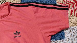 Adidas T-shirt