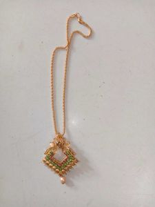 Very Beautiful Neckpiece Earings &amp; Mang Tikka Set