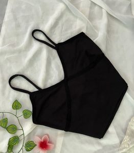 🌸 Black Crop Top 🌸
