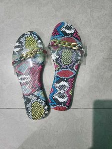 Stylish Snakeskin Print Slides