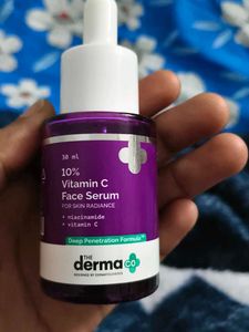 Derma Co Vitamin C Face Serum