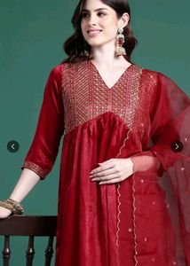 New Elegant Kurta Set from Myntra
