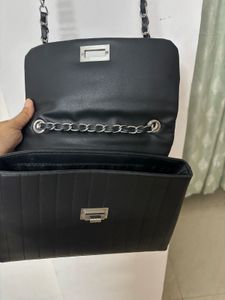 Chic Black sling Bag