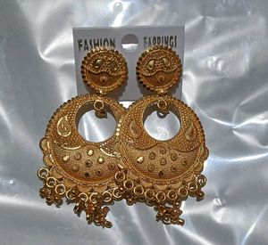 Gold plated Dangle Earrings (brand new)