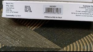 Myglamm Lit PH Lip Balm