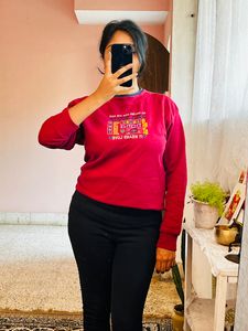 Cute Maroon Sweater For Your Winter Look.
