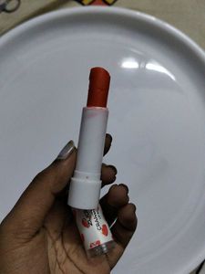 Zudio Cranberry Lip Balm
