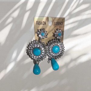 💙 Blue Stone Drop Earrings – New &amp; Stylish 💙