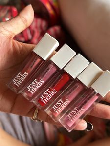 Set Of 5 Matte Lipsticks