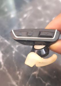 BOSE..EAR PIECE GOT IT FROM Dubai Mall For 5000/-