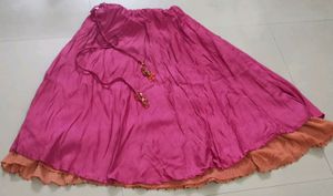 Skirt akkriti branded