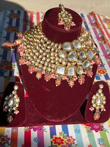 Elegant Kundan Jewelry Set