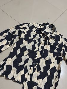 Simple & Descriptive: • ZARA Black & White Abstrac