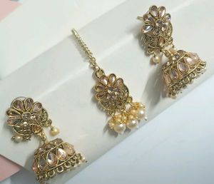 Elegant  Kundan &amp; Pearl Jewelry Set