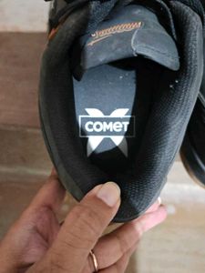 COMET Sneakers