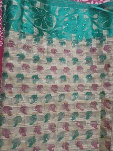 Elegant Floral Patterned Saree