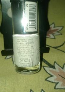 White+Nude Nail Paint