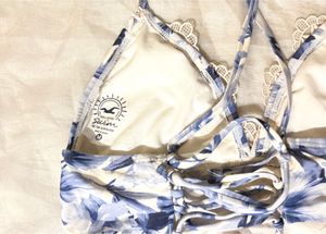 Beautiful Floral Lace-Trim Bralette