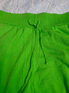 329Rs.Ribbed Green Shorts