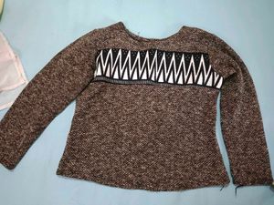Stylish Brown Knit Top with Geometric Pattern