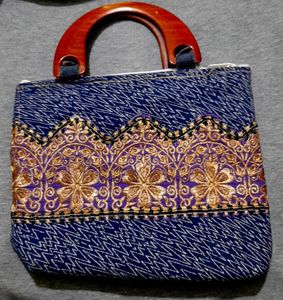 Stylish Embroidered Handbag 👜 with Wooden Handle