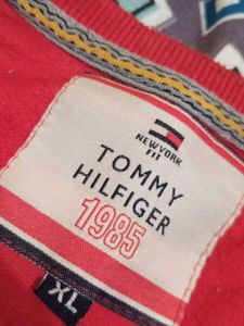 TOMMY HILFIGER HOODIE👍