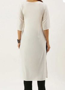 Elegant White Embroidered Kurta