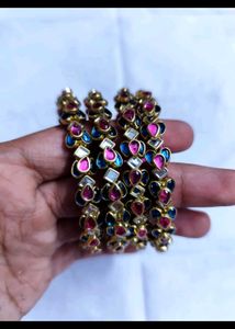 Set of 4 Pink Bangles