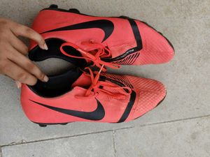 Football Shoes/Studs