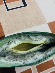 Stylish Clutch 💚