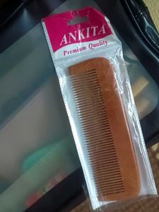 Unique Wood Hair Comb.