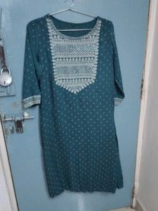 Beautiful Bottle Green Kurti With Dupatta