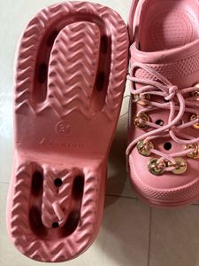 girl women Trendy Pink Clogs