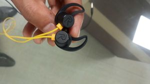 REALME NEW AND ORIGINAL HEADPHONE