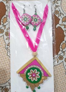 Beautiful Pink Neckpiece(necklace) With Earing