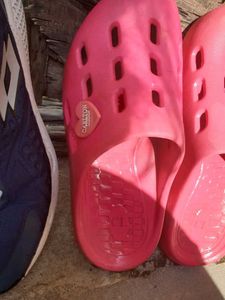 Pink Carlton London Clogs