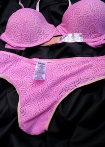 Bra &amp; Panty Set 👙