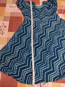 Beautiful Navy Blue Chevron Print Dress