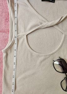 TRENDYOL Front Cut-Out Cropped Top