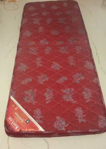 Kurl On Red Floral Single Mattress