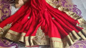 Beautiful Pure crepe Red Colour saree with  Golden