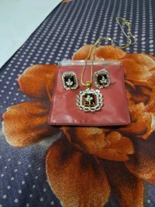 Very Pretty Ad Necklace