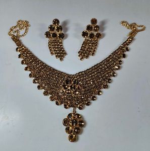 Elegant Gold-Tone Necklace & Earring Set