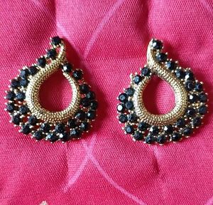 Elegant Black Bead Earrings