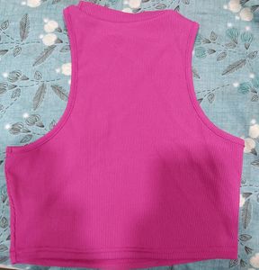 BRAND NEW URBANIC TOP.