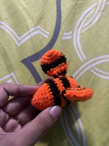 Crochet Bee Plushie With Keychain
