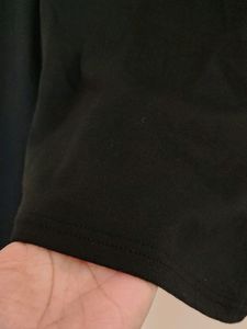 Black Full Sleeve Crop Top