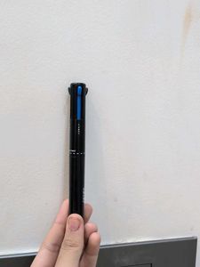 Bold 4-in-1 Kajal Pen