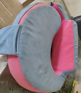 Feeding Pillow With A Freebie For The Baby